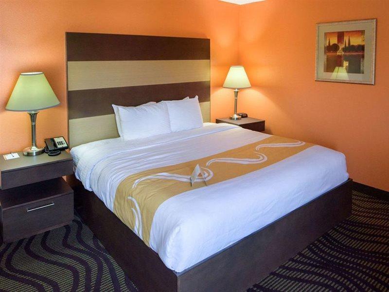 Quality Suites Memphis/ Wolfchase Galleria Екстериор снимка