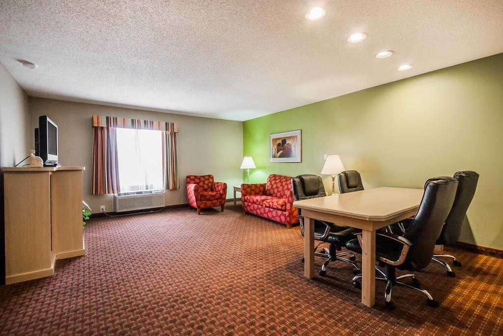 Quality Suites Memphis/ Wolfchase Galleria Екстериор снимка