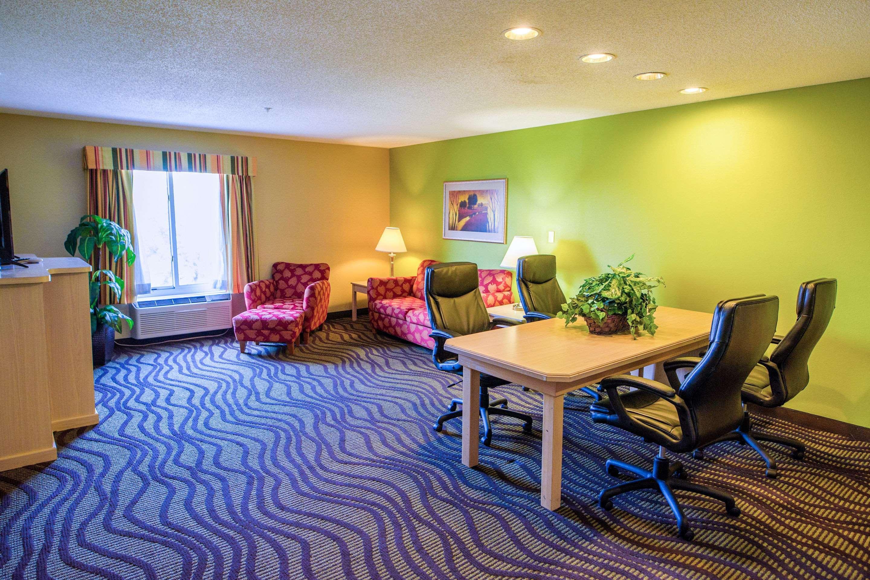 Quality Suites Memphis/ Wolfchase Galleria Екстериор снимка