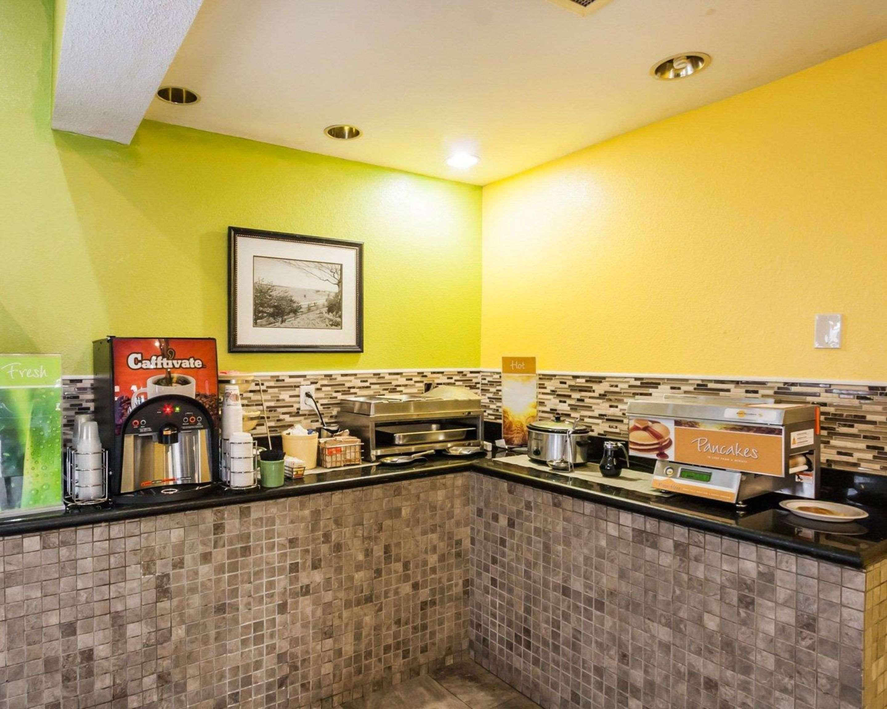 Quality Suites Memphis/ Wolfchase Galleria Екстериор снимка