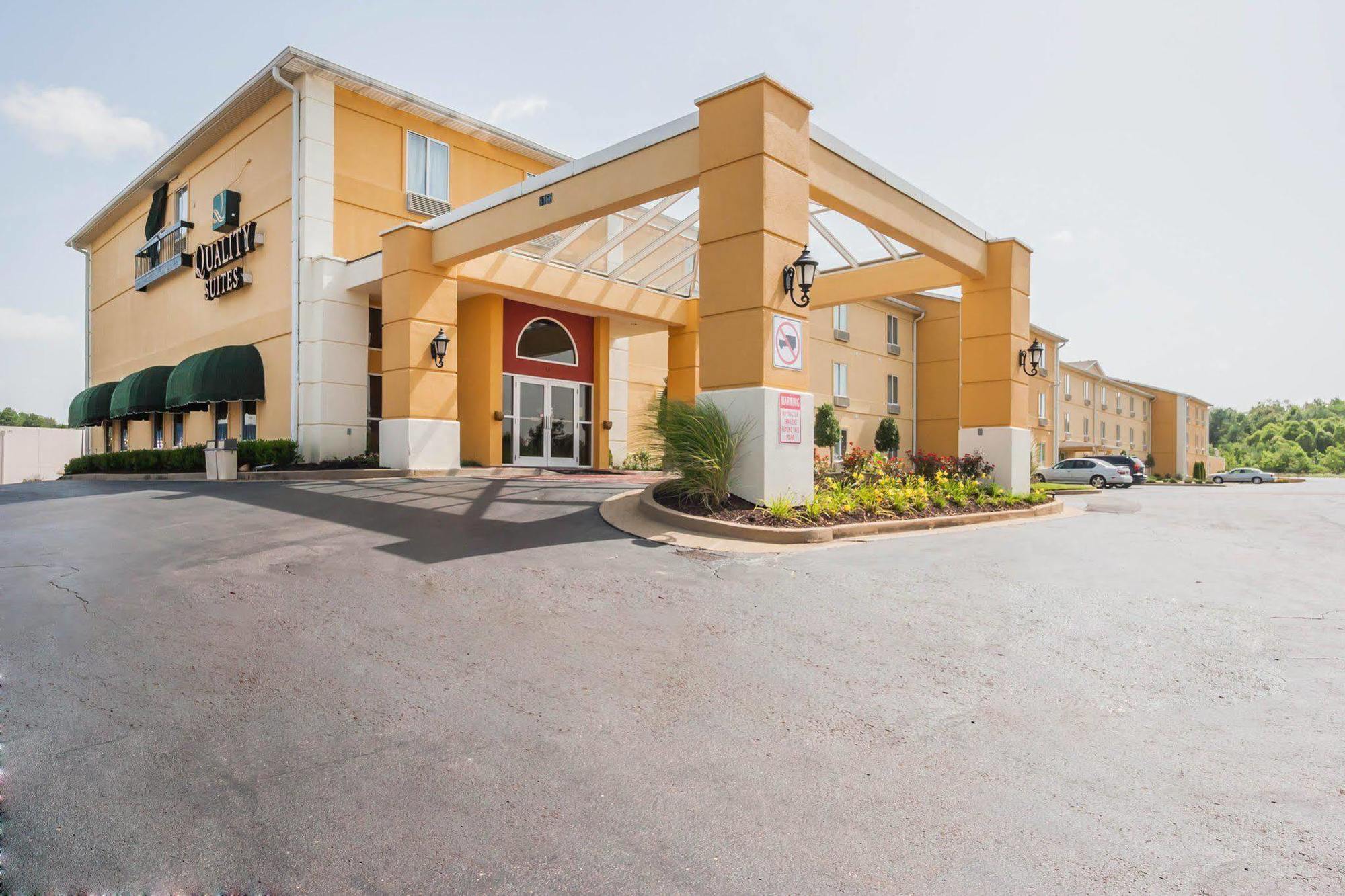 Quality Suites Memphis/ Wolfchase Galleria Екстериор снимка